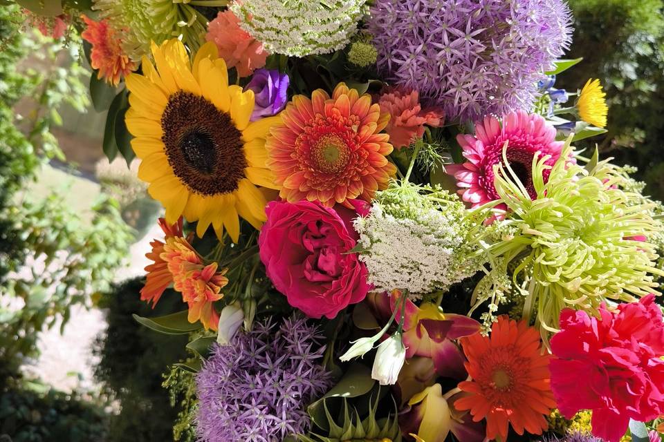 Une composition éclatante, réalisation des Fleurs du Boutonnet